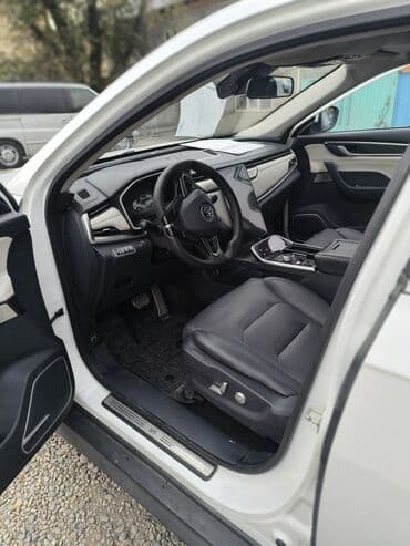 кофр на крышу автомобиля: Weltmeister EX5, 2021 г., 62000 км, Передний, В наличии — 8