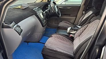 210 cdi: Toyota Ipsum: 2003 г., Автомат, Минивэн — 4