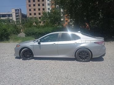 camry hibrid: Toyota Camry Hybrid, серебристый седан. Основные особенности: - — 4