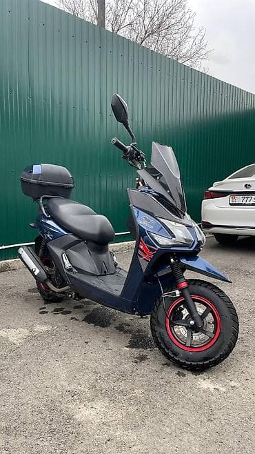 цена квадроцикл: Тип скутера 150 куб. см, Бензин, Б/у — 2