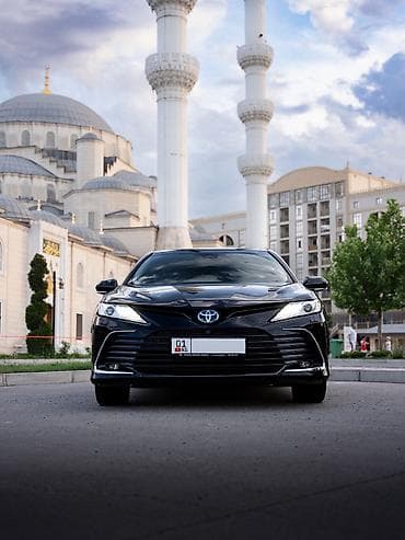 Toyota Camry: 2023 г., 2.5 л, Автомат, Гибрид, Седан at lalafo.kg Toyota Camry: 2023 г., 2.5 л, Автомат, Гибрид, Седан