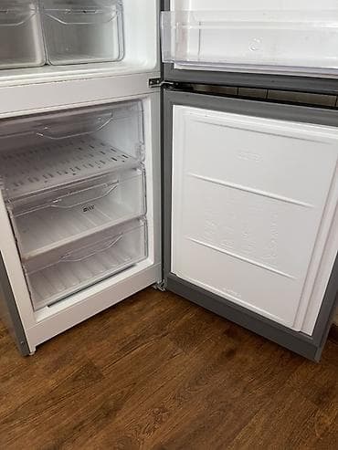 fridge: Холодильник Indesit, Двухкамерный — 8