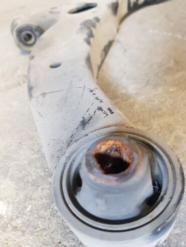 подшипник матиз передний: Mazda Familia 323 передний правый рычаг, Мазда Фамилия 2004год — 3