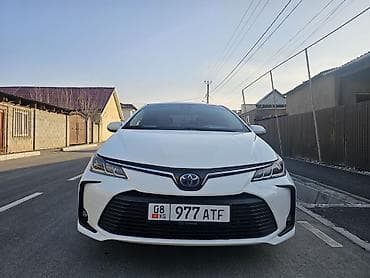 Toyota Corolla: 2019 г., 1.8 л, Вариатор, Бензин, Седан