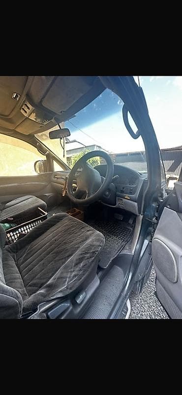 range rover velar: Mitsubishi Space Gear: 1995 г., Минивэн — 1