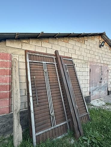 двери бу продаю: Металлические распашные ворота с декоративными элементами - Комплект — 2