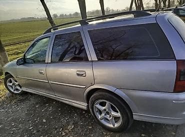opel combo: Opel Vectra: 2001 г., 1.8 л, Механика, Универсал — 2