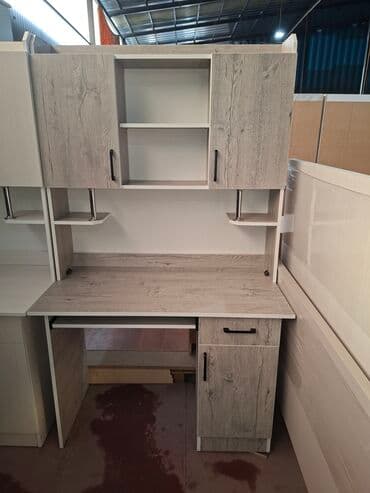 компьютерная стол: Компьютерный стол, Новый, С полками — 2