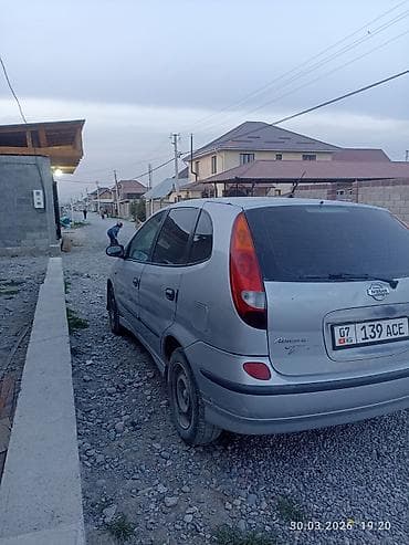 Nissan Almera Tino: 2001 г., 1.8 л, Кол менен иштөөчү, Бензин, Хетчбек