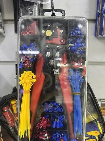 Набор для электромонтажа в кейсе Комплект включает: -