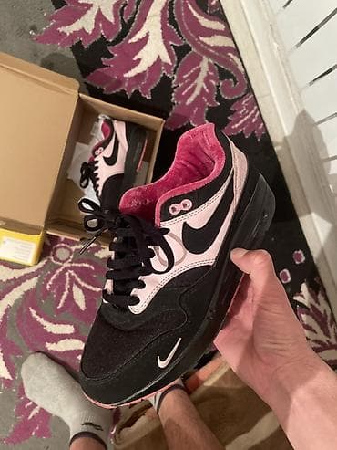 Кроссовки и спортивная обувь: Кроссовки Nike Air Max 1 в розово‑черной расцветке унисекс — 1