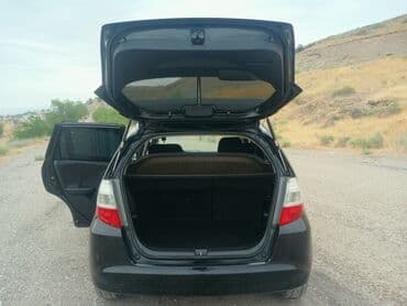 домкраты бу: Honda Jazz: 2008 г., 1.3 л, Механика, Бензин, Хэтчбэк — 8
