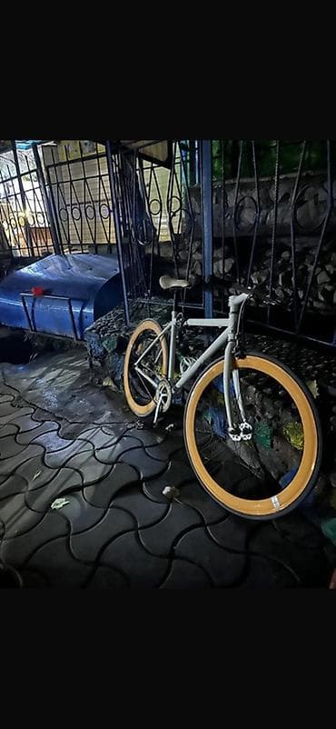 26 дюймов: Городской фикс-байк/синглспид - Рама: стальная, классическая — 2