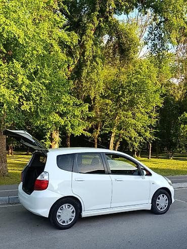 продаю авто хонда: Honda Fit: 2001 г., 1.3 л, Автомат, Бензин, Хэтчбэк — 7