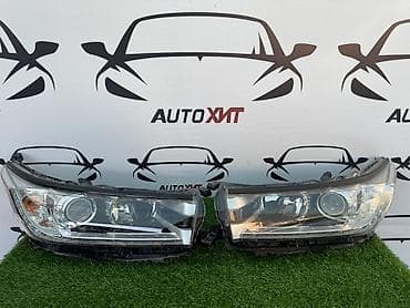 Комплект передних фар Toyota