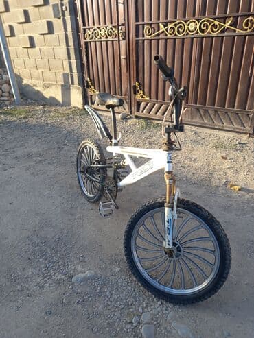 камеры и покрышки для велосипедов: BMX велосипед, Б/у — 1