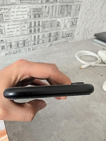 poco c55: IPhone Xr, Б/у, Черный, 75 % — 3