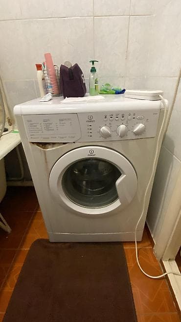 Стиральная машина Indesit, фронтальная загрузка. - Б/у, рабочий