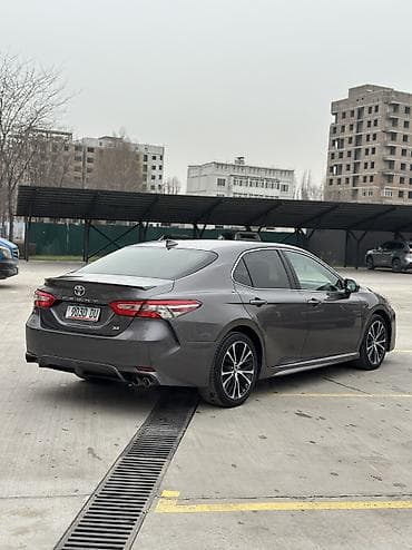 id 4: Toyota Camry: 2019 г., 2.5 л, Автомат, Бензин, Седан — 4