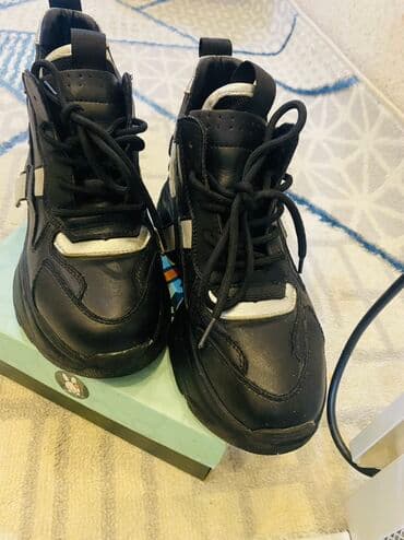 кроссовки фирмы bona: Черные кроссовки на массивной подошве - Тип: повседневные — 3