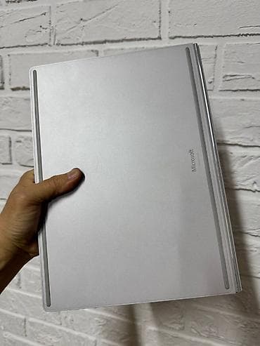 Ноутбуки Microsoft: Microsoft Surface Book (i5-6300U), 8 ГБ ОЗУ и 256 ГБ SSD — это — 3