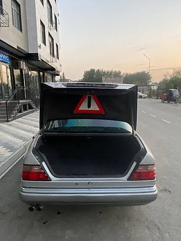ом 364: Mercedes-Benz W124: 1994 г., 2 л, Механика, Бензин, Седан — 4