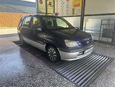 Toyota Raum: 1998 г., Минивэн