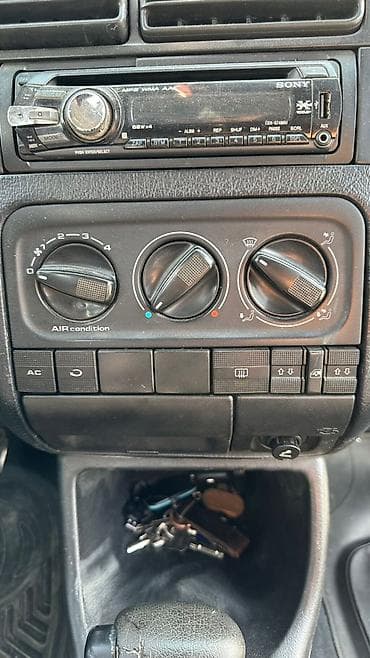 трамблер гольф 2: Volkswagen Golf: 1995 г., 2 л, Автомат, Бензин, Хэтчбэк — 4