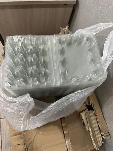 пластиковые яшик: 550 штук 3 сома за штуку Пластиковые блистеры для хранения и — 1