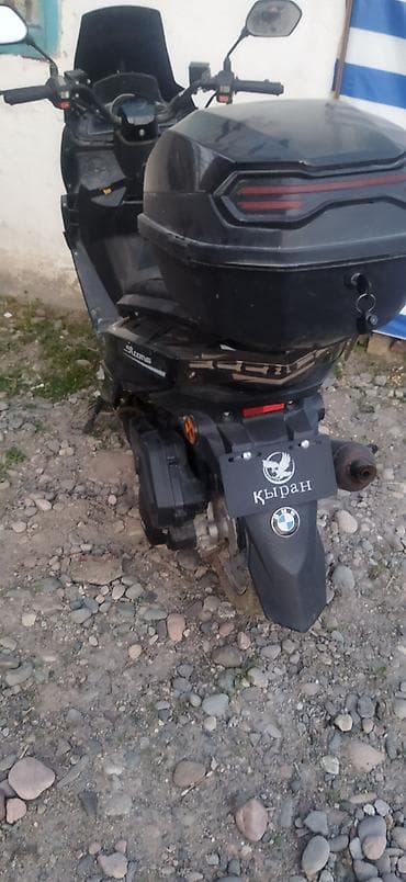 motor cycle: Скутер макси сатылат 150 куб абалы орто - Кузов в черном цвете — 3