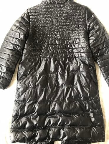 пальто детское демисезонное: Плащ ( весна, осень ) наполнитель пух, на рост 120 см . В хорошем — 2