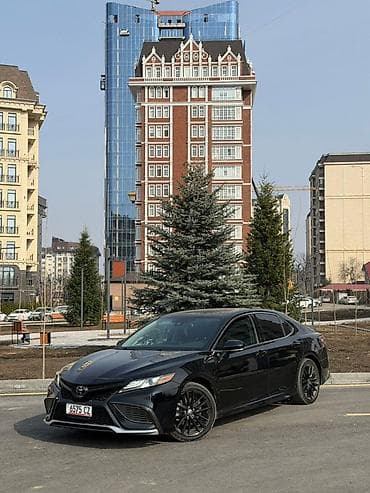 Toyota Camry: 2021 г., 2.5 л, Автомат, Бензин, Седан