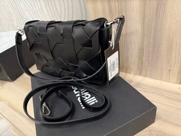 Стильная кожаная сумка Италия, имеется длинный ремешок. Стиль at lalafo.kg Стильная кожаная сумка Италия, имеется длинный ремешок. Стиль