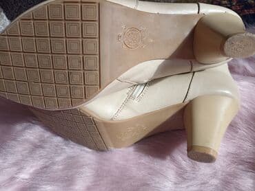 Спецодежда: 1. Полусапожки цена 1000 сом, р.40. кожа, брали в Etorе — 5