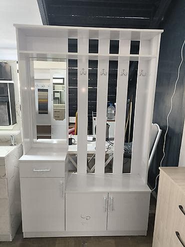 Кире бериш үчүн шкаф, Жаңы, Күзгүсү менен, ЛДСП