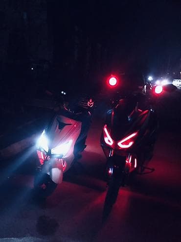 Скутеры: Скутер/макси-скутер с тюнингом освещения и аксессуаров 180кубовый — 1