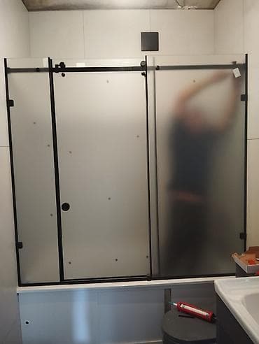 крючки для эконом панели: Стеклянные душевые ограждения и перегородки на заказ - Изготовление — 6