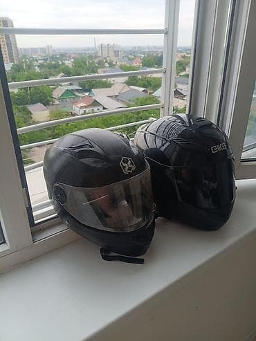 Продам мото шлемы, отдам оба за 2200 без торга. Адрес Джал (коперника