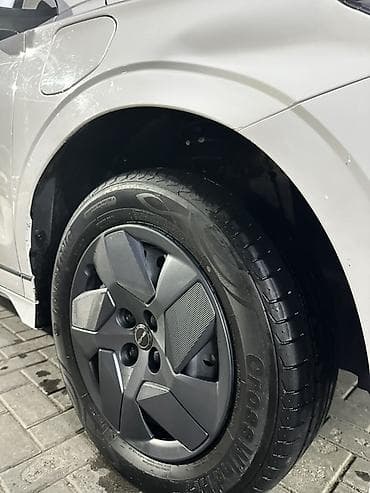 wuling mini ev: BYD E2: 2025 г., Автомат, Электромобиль, Хэтчбэк — 10