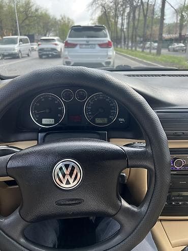 6300: Volkswagen Passat: 2002 г., 1.6 л, Механика, Бензин, Седан — 2