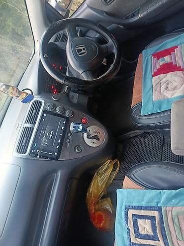 lexus sedan: Honda Civic: 2001 г., 1.5 л, Автомат, Бензин, Хэтчбэк — 5