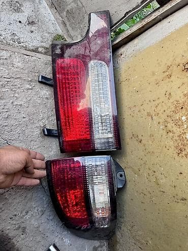 led lights: Комплект стоп-сигналов Toyota 2003 г., Б/у, Оригинал, Япония — 1