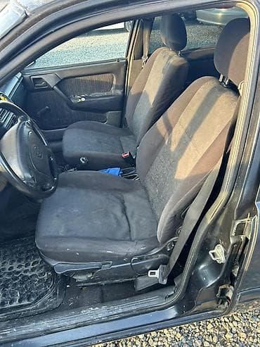 Opel: Opel Vectra: 1994 г., 1.6 л, Механика, Бензин — 6