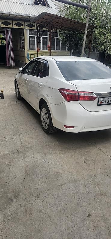 tesla model s: Toyota Corolla: 2013 г., 1.5 л, Ручные, Бензин, Седан — 5