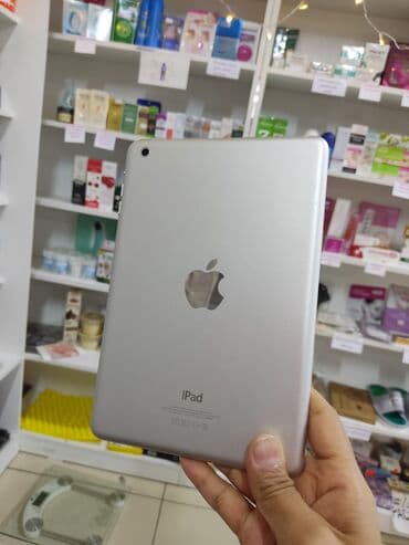 продажа айпад: Планшет, Apple, Wi-Fi, Б/у, Классический цвет - Серебристый — 1