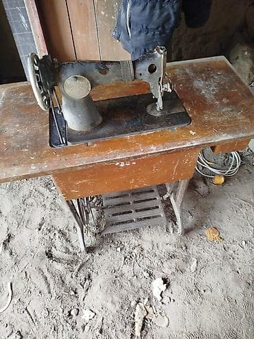 принтер каракол: Антикварная ножная швейная машина с чугунным приводом и деревянным — 4