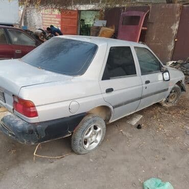 люк е36: Ford Escort: 1996 г., 1.6 л, Механика, Бензин, Седан — 3