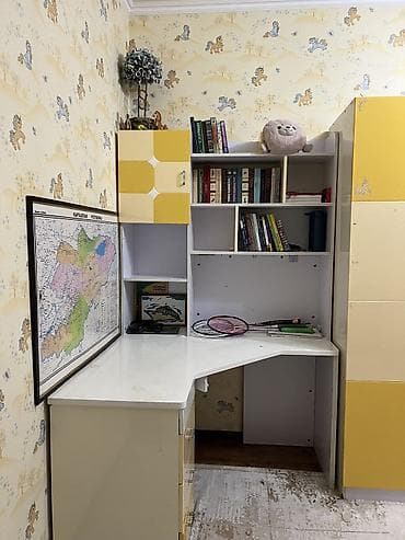 Детский модульный комплект мебели: угловой письменный стол + стеллаж с