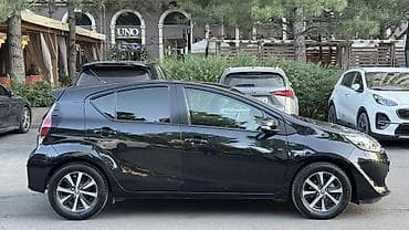 Продажа авто: Toyota Prius C: 2018 г., 1.5 л, Автомат, Гибрид, Хэтчбэк — 6