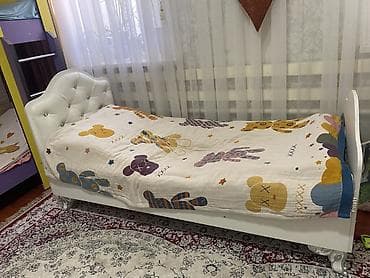 small table: Односпальная детская кровать с мягким высоким изголовьем. - Каркас — 1